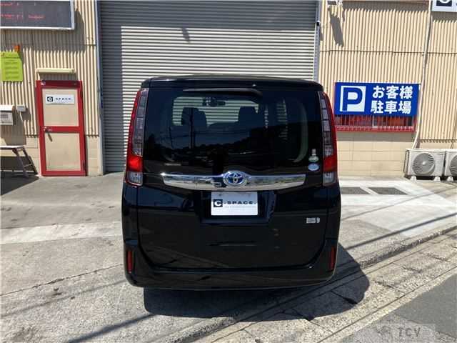 2015 Toyota Noah