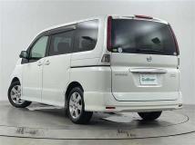 2009 Nissan Serena