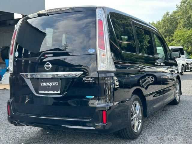 2011 Nissan Serena