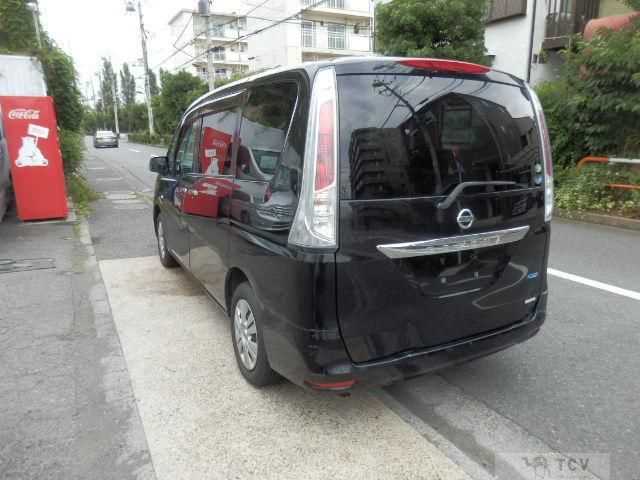 2011 Nissan Serena