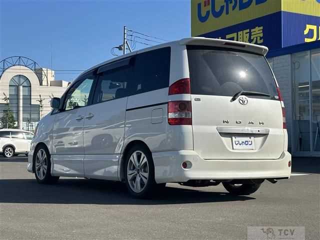 2002 Toyota Noah