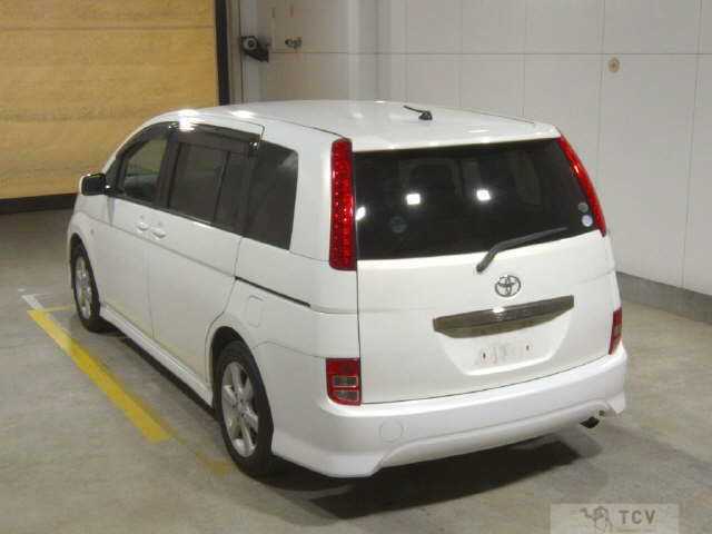2005 Toyota Isis