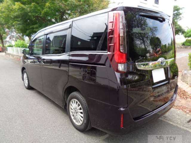 2014 Toyota Noah