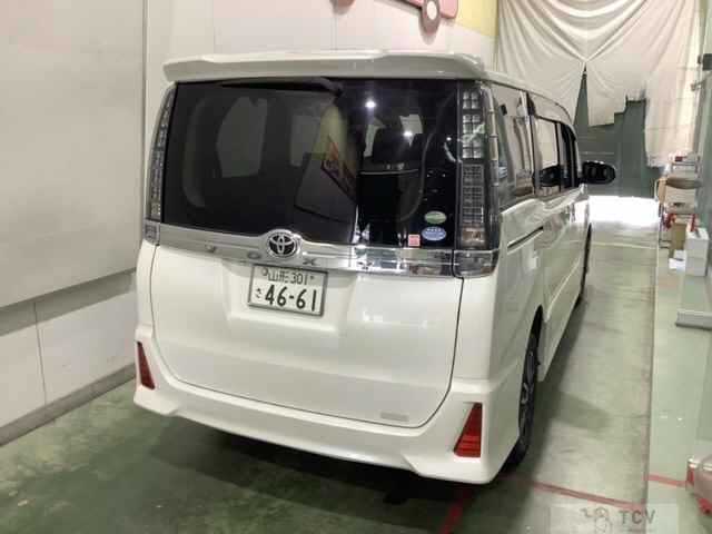 2015 Toyota Voxy