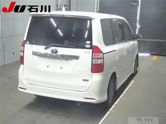 2010 Toyota Noah