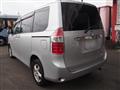 2009 Toyota Noah