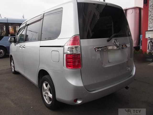 2009 Toyota Noah