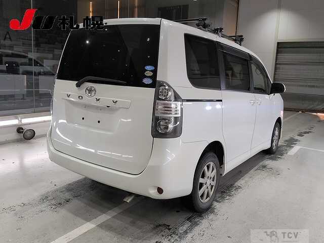 2009 Toyota Voxy