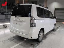 2009 Toyota Voxy