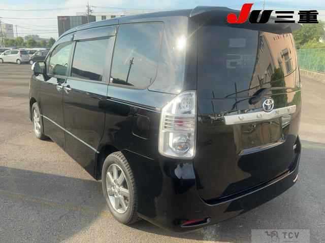 2010 Toyota Voxy