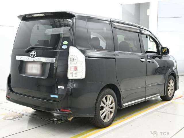2012 Toyota Voxy