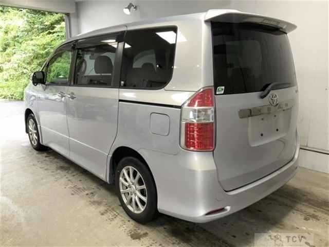 2009 Toyota Noah