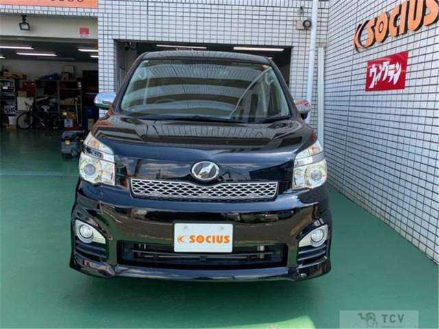 2013 Toyota Voxy
