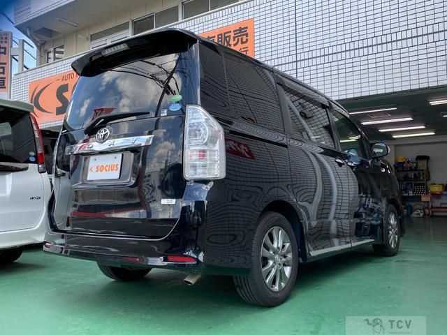 2013 Toyota Voxy