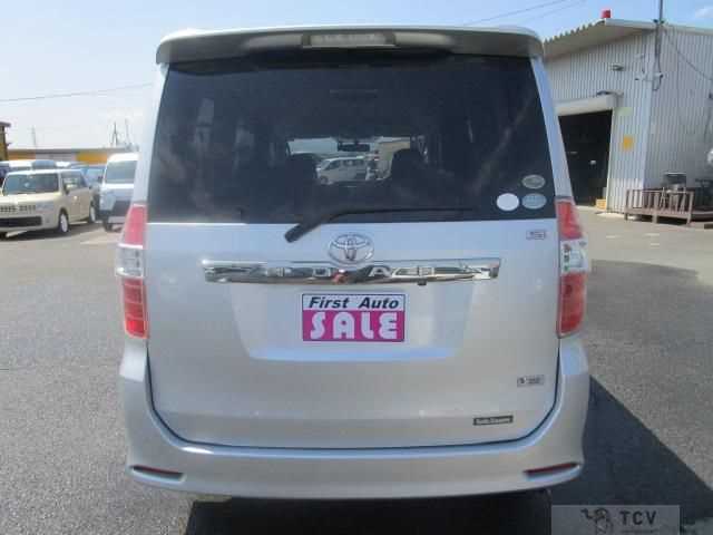 2008 Toyota Noah