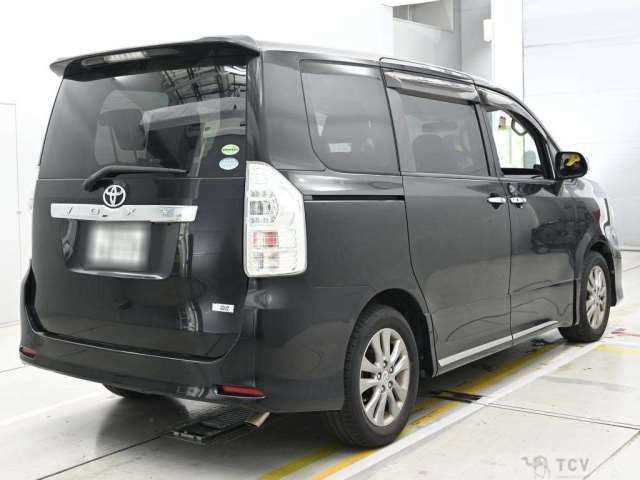 2012 Toyota Voxy