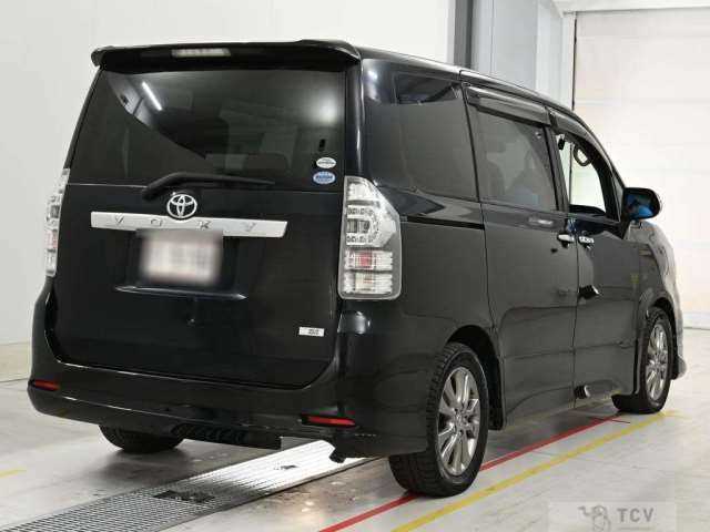 2011 Toyota Voxy