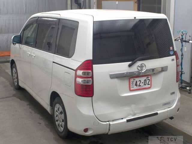2013 Toyota Noah