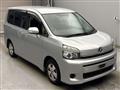 2013 Toyota Voxy