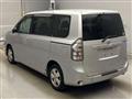 2013 Toyota Voxy