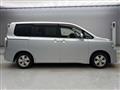 2013 Toyota Voxy