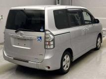 2013 Toyota Voxy