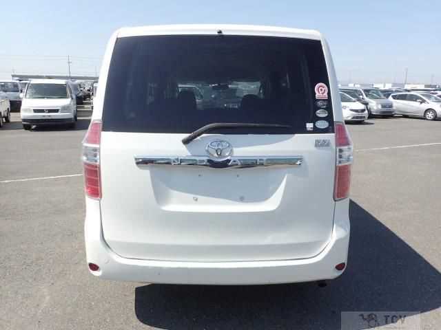 2007 Toyota Noah