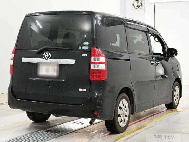 2013 Toyota Noah