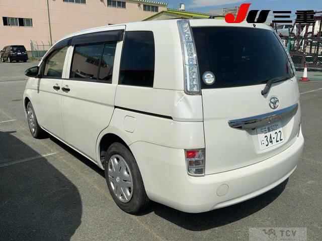 2016 Toyota Isis
