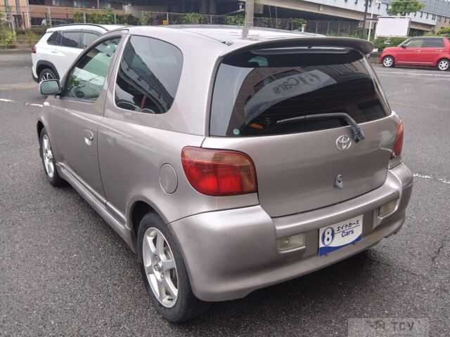 2001 Toyota Vitz