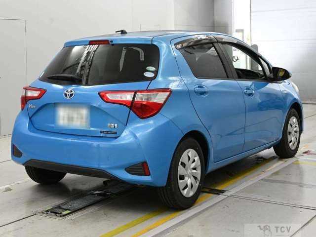 2017 Toyota Vitz