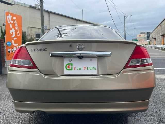 2002 Nissan Cedric