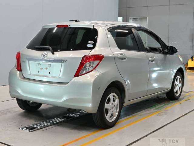 2011 Toyota Vitz