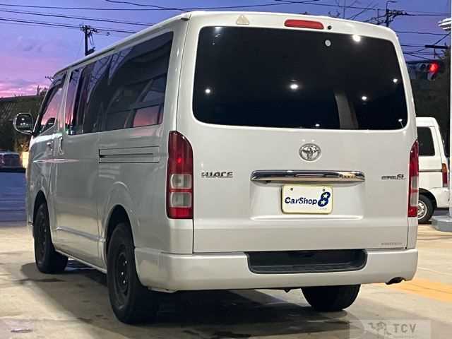 2005 Toyota Hiace