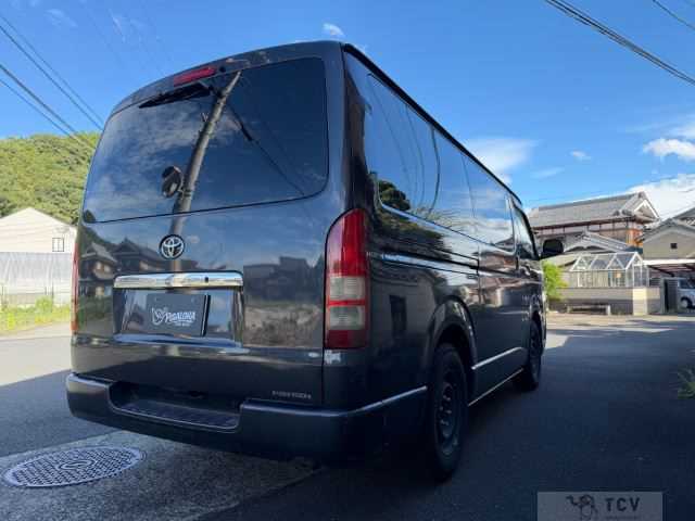 2005 Toyota Hiace