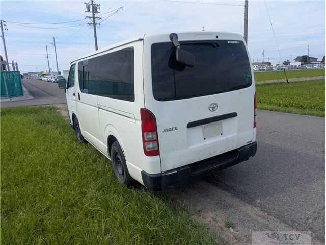 2005 Toyota Regiusace Van