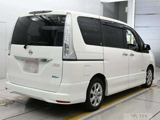 2013 Nissan Serena