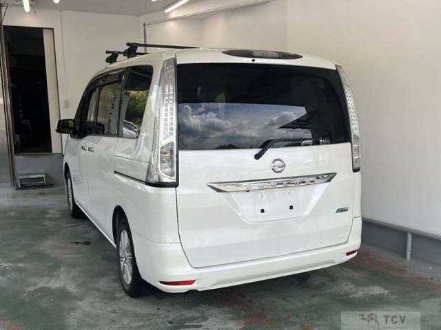 2015 Nissan Serena