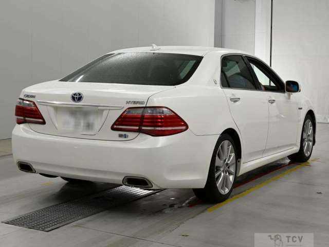 2011 Toyota Crown Hybrid