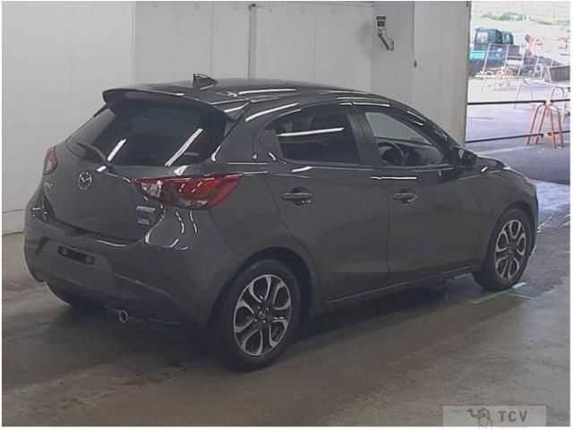 2017 Mazda Demio
