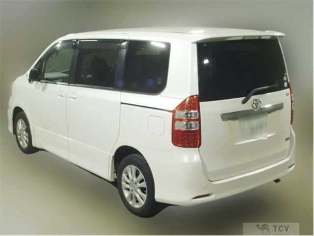2012 Toyota Noah