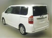 2012 Toyota Noah