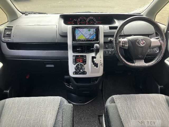 2013 Toyota Noah