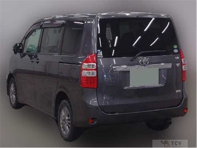 2013 Toyota Noah