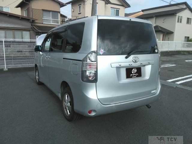 2008 Toyota Voxy