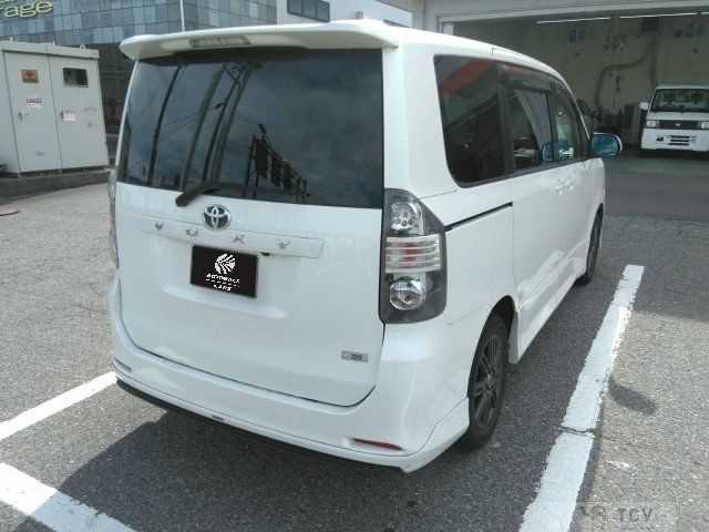 2008 Toyota Voxy