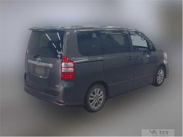 2012 Toyota Noah