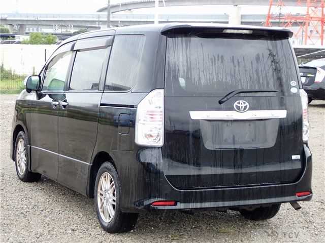 2009 Toyota Voxy