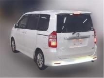 2013 Toyota Noah