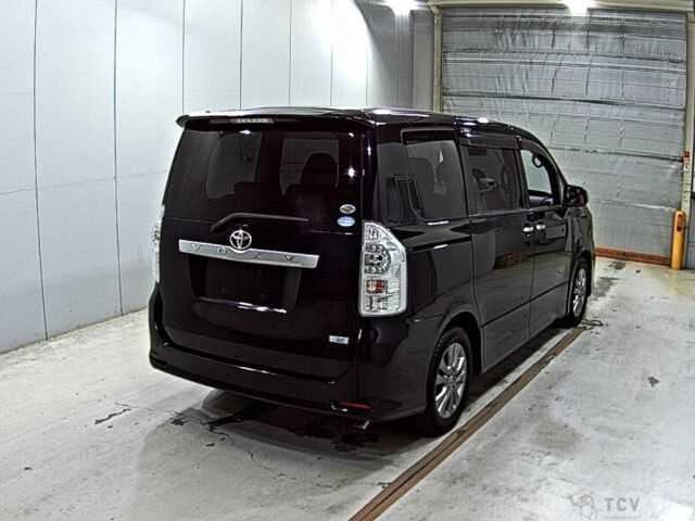 2011 Toyota Voxy